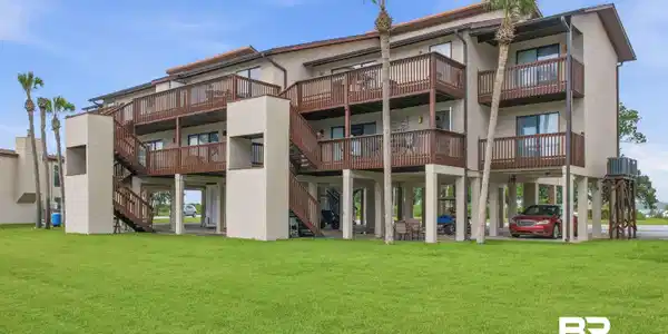 3992 Spinnaker Drive