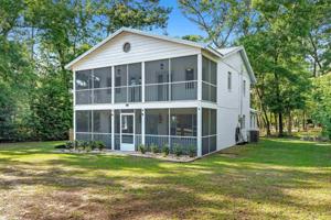 11823 Island Dr