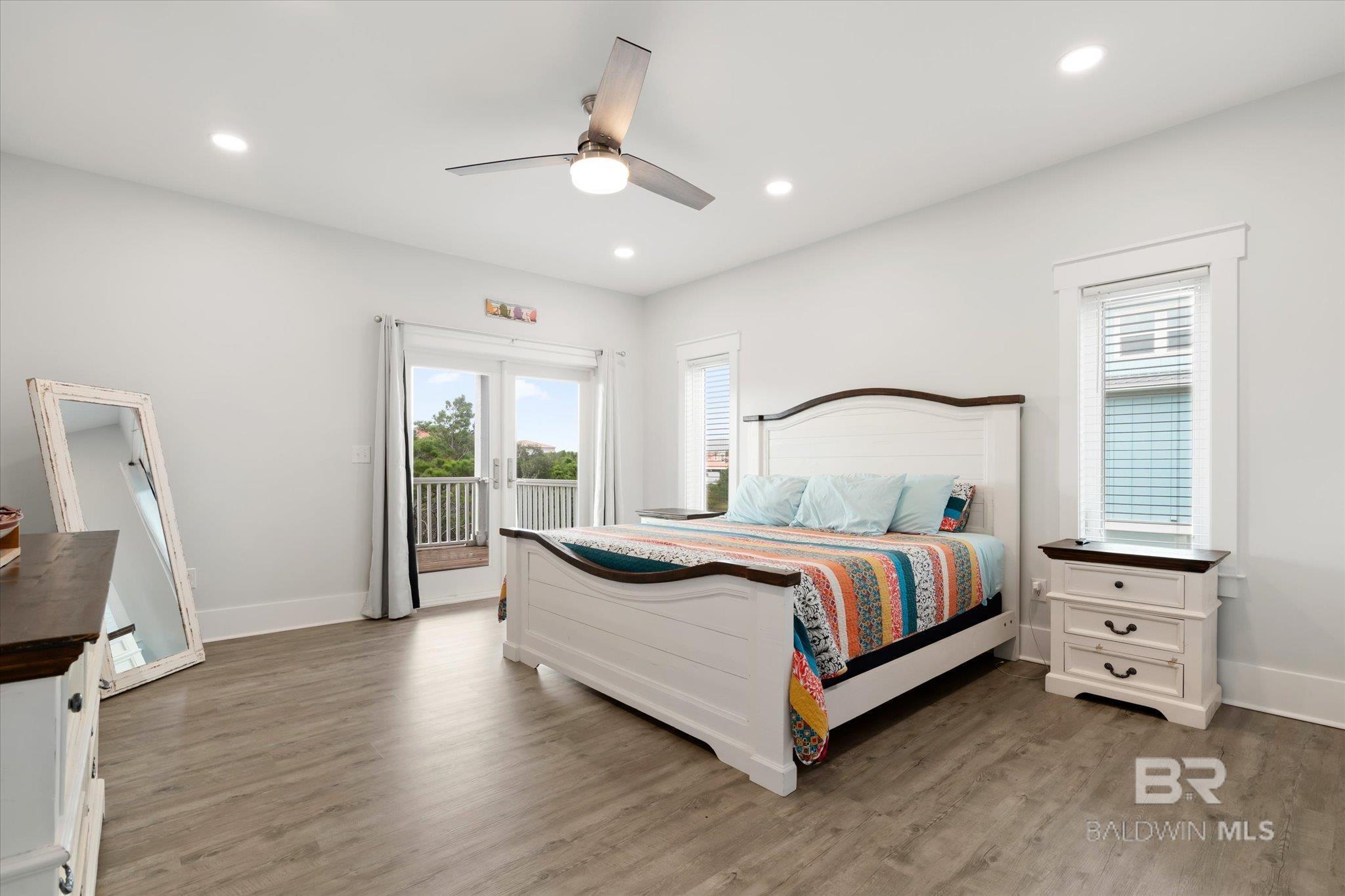 Image 4: Master Bedroom