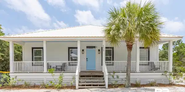 6820 Lakeshore Drive