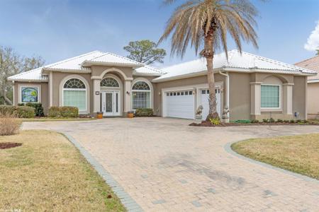 14 Lagoon Dr