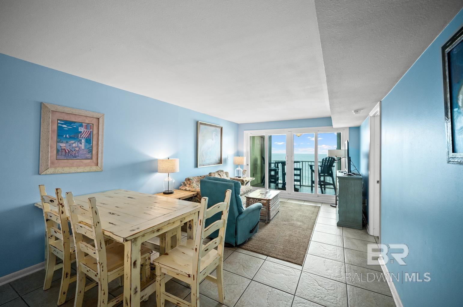 Image 3: Dining Area