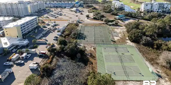 Image 4: Hardcourt tennis facilities featuring multiple courts