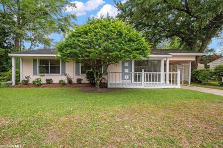 804 Daphne Ct