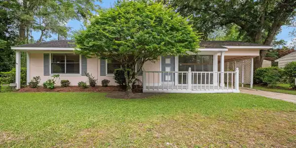 804 Daphne Ct