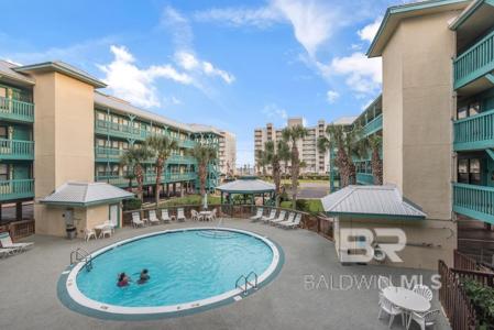 952 W Beach Boulevard
