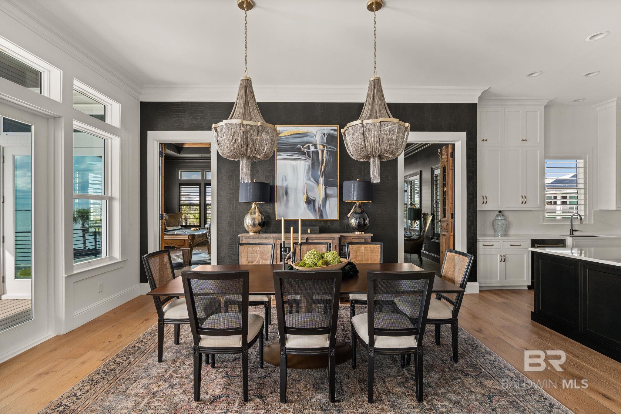 Image 4: Dining Area