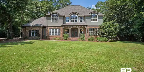 7371 Maureen Circle