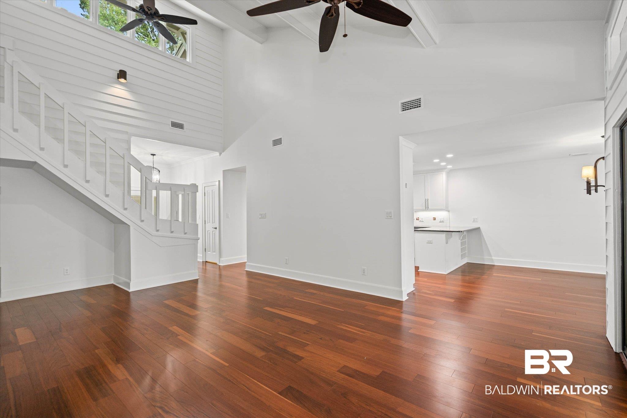 Image 4: Great Room to Dining