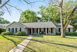 4 Woodgrove Cir