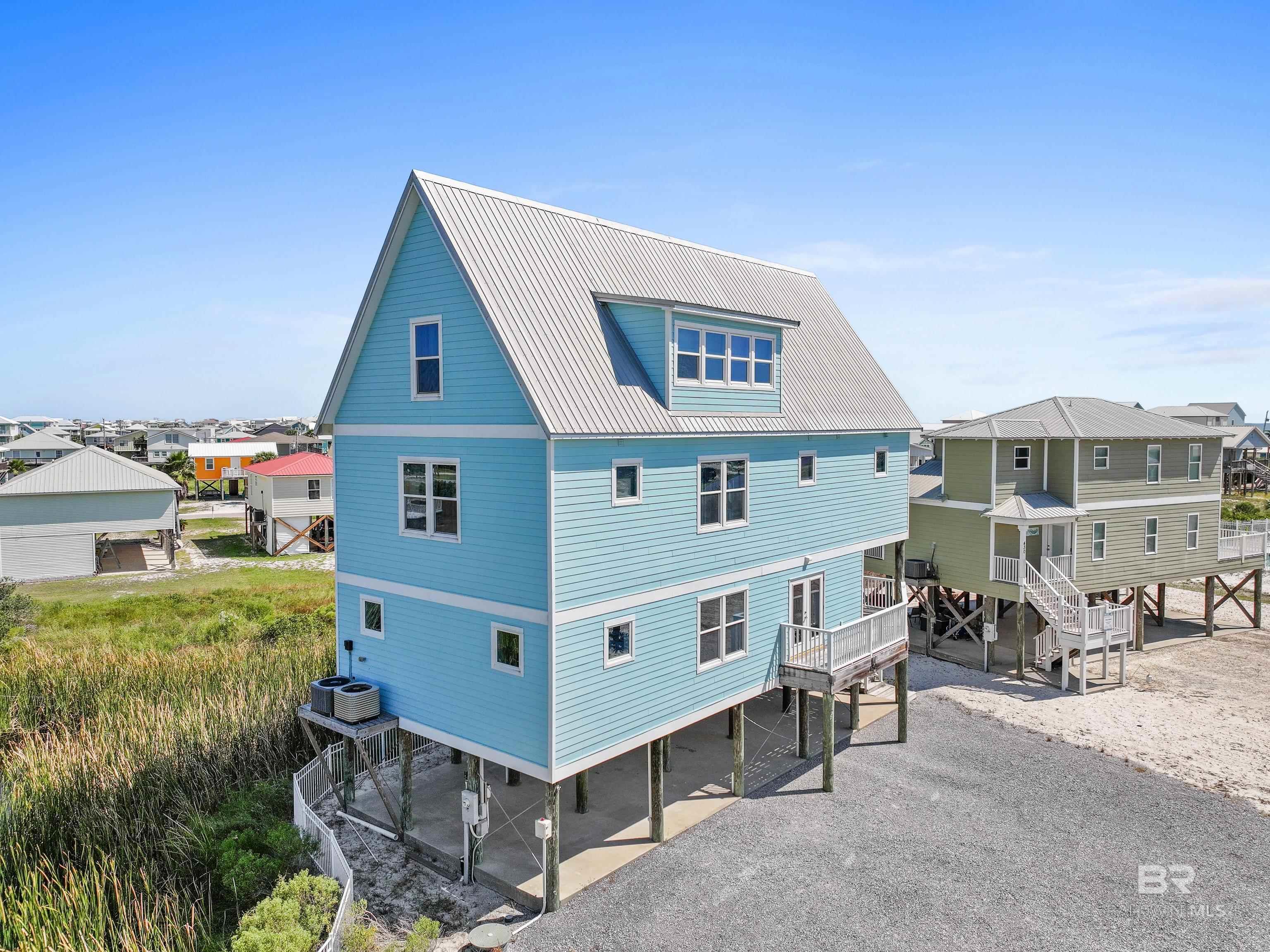 Image 4: Back Of Structure