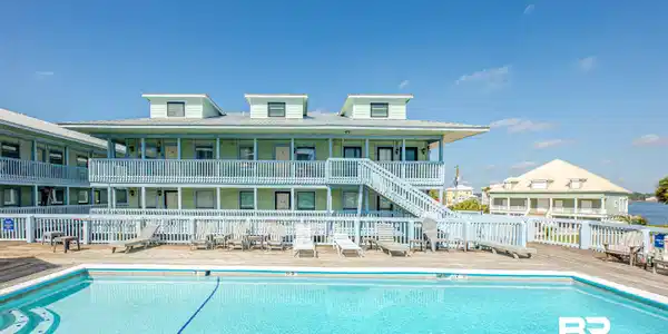 920 W Lagoon Avenue