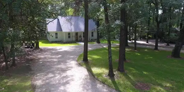 Image 3: Driveway