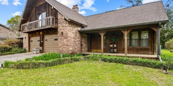 123 Dewitt Loop