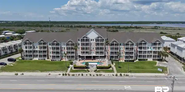 572 E Beach Blvd