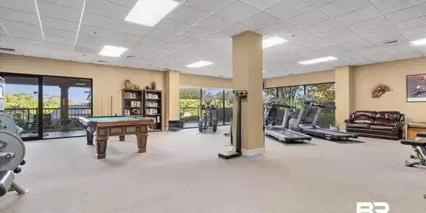 Image 3: More amenities to enjoy