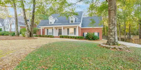 27037 Creekwood Drive