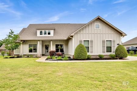 319 Nandina Loop