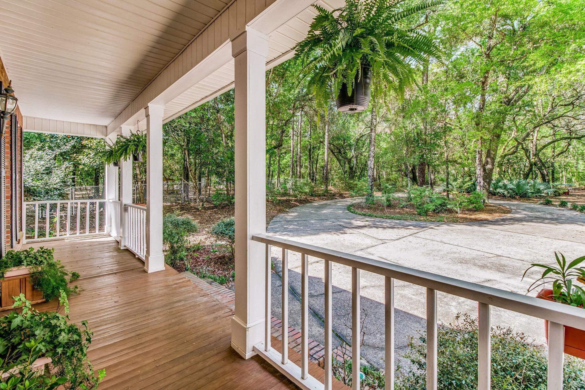 Image 4: Deck with a porch