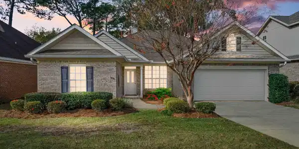 27534 Claiborne Circle