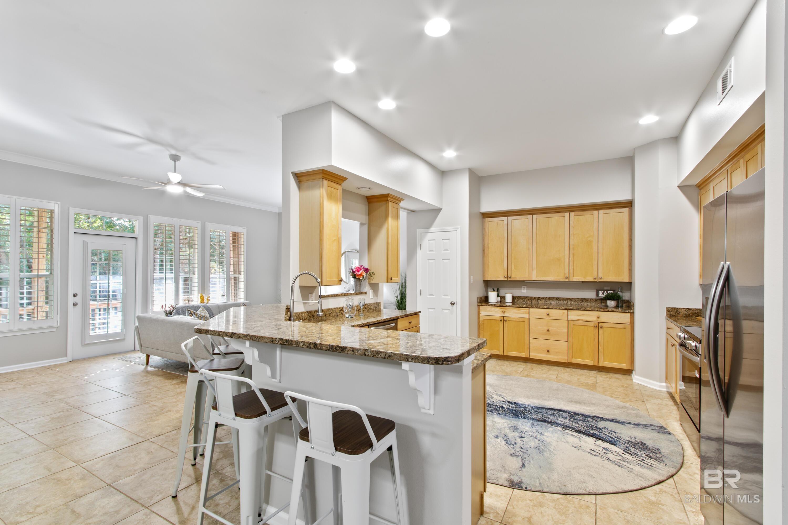 Image 2: Kitchen