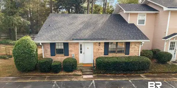 320 Volanta Avenue