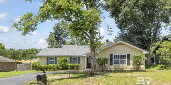 107 Palisade Circle
