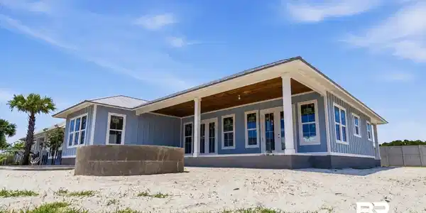 Image 4: Back house