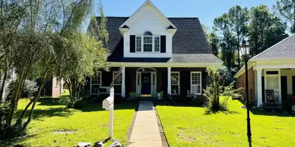 6660 Jackson Square