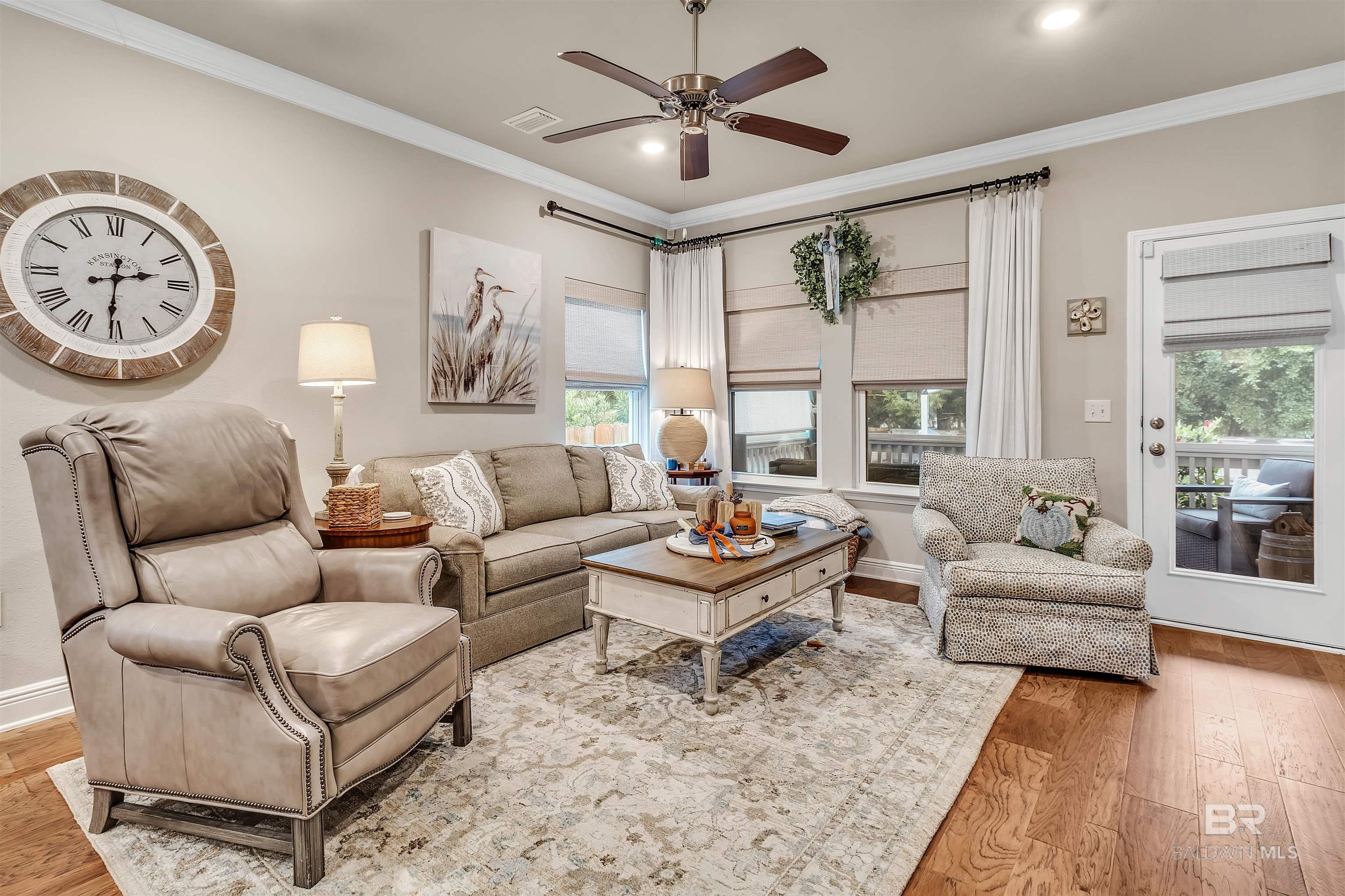 Image 3: Living Room