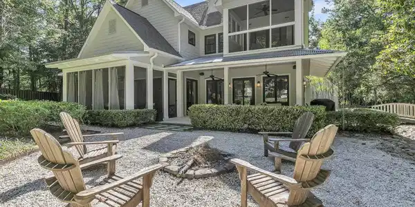 1106 Old County Road