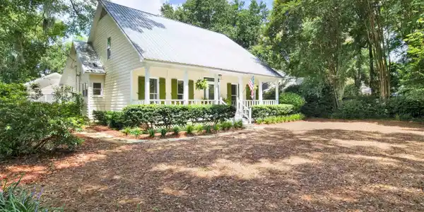1201 Captain O'Neal Drive