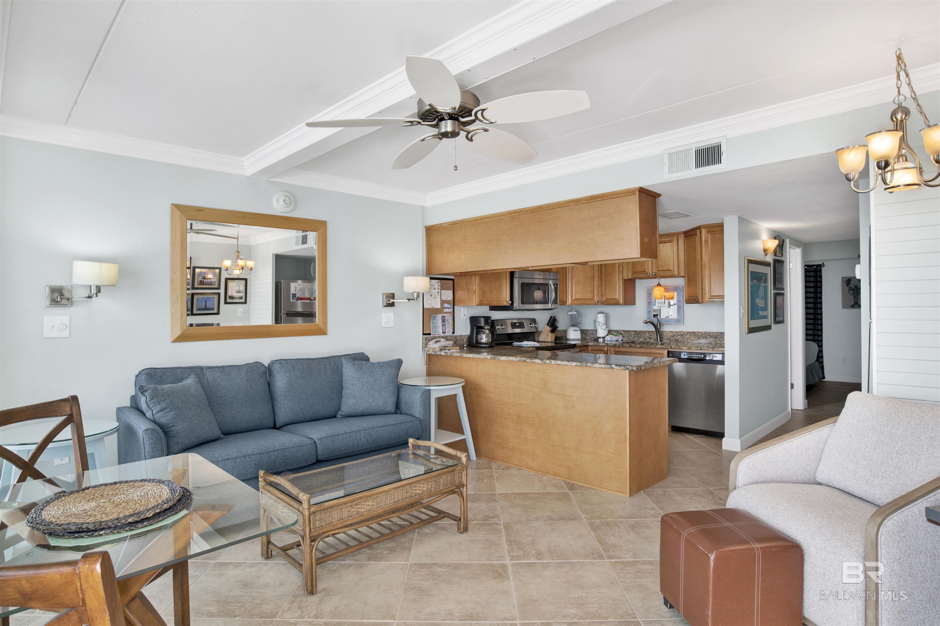 Image 4: Living Room