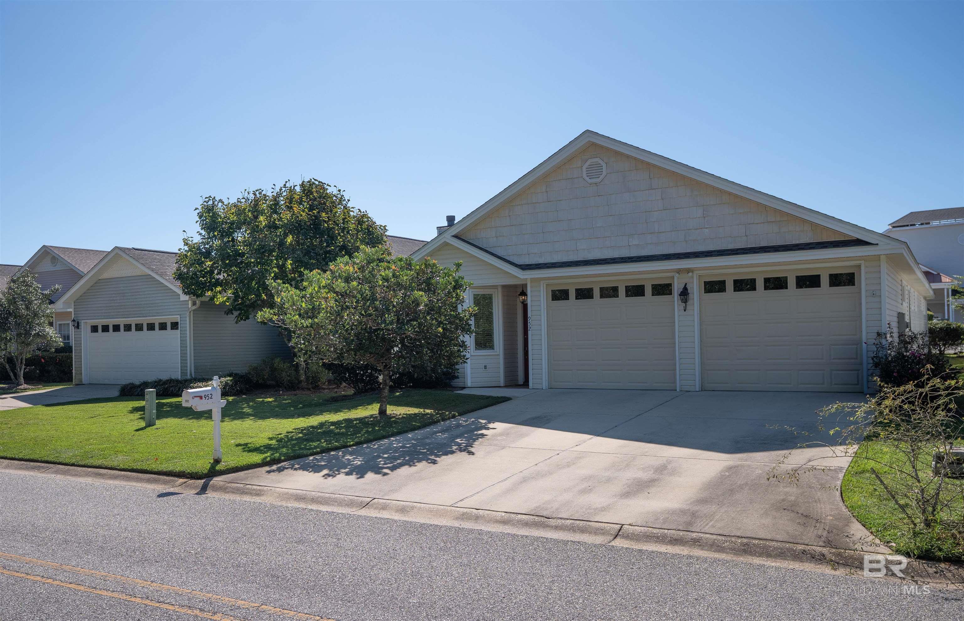 Image 4: Front Of Structure