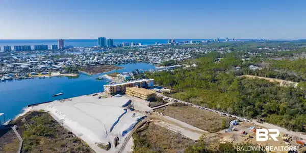 27000 W Harbor Island Ln