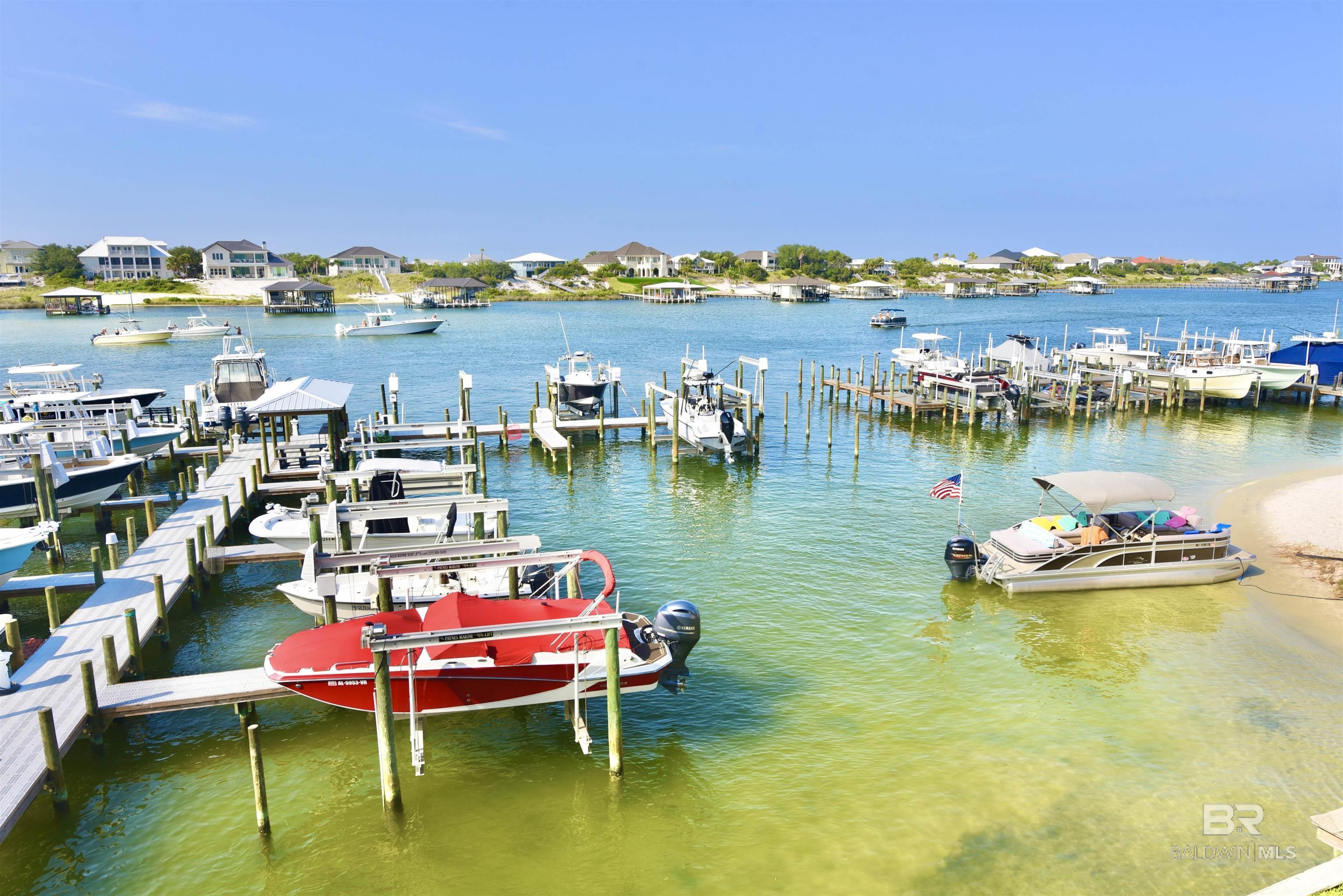 Image 4: Beach area for jet skis and kayak