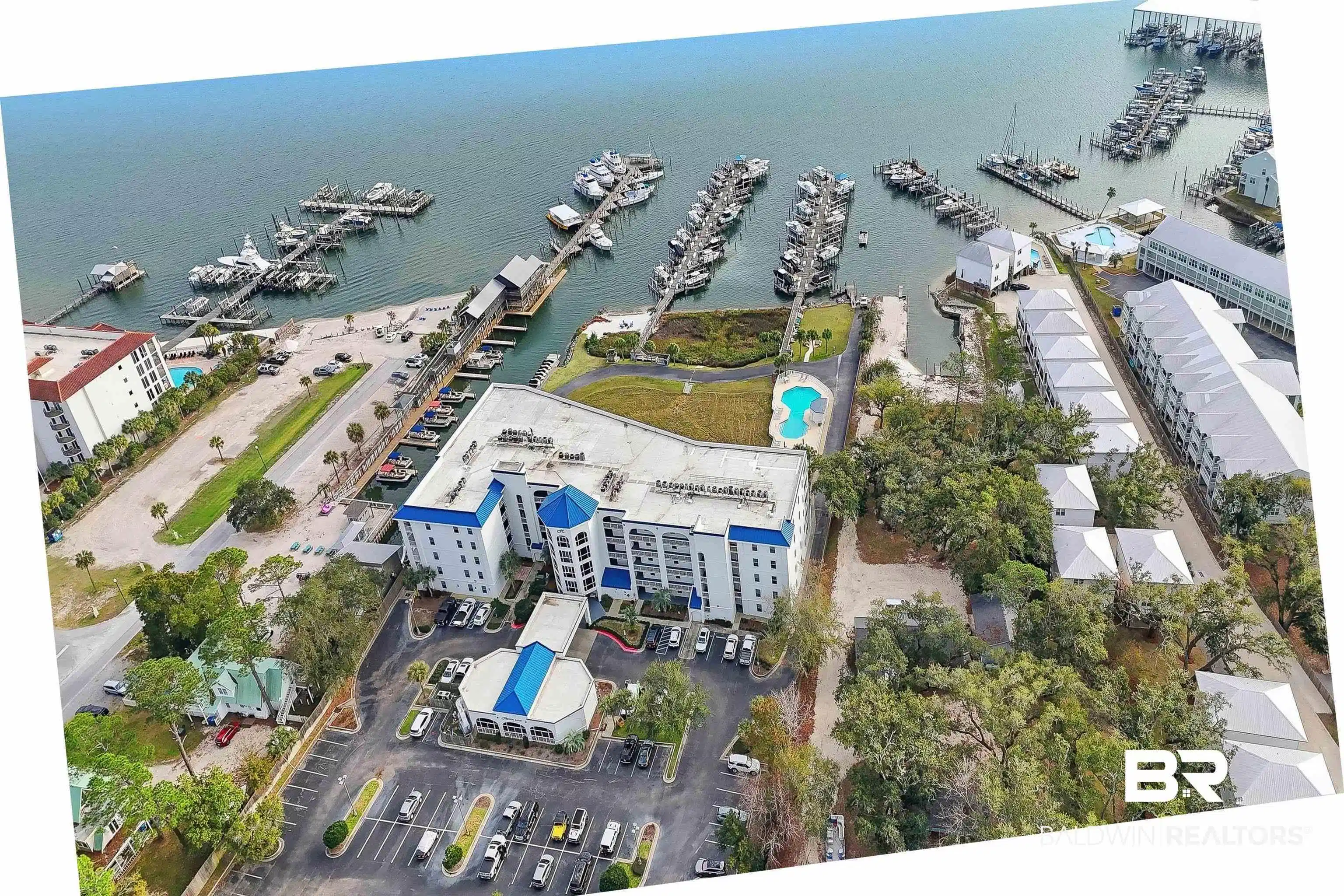 Image 1: Bay Front "Boater's Dream"