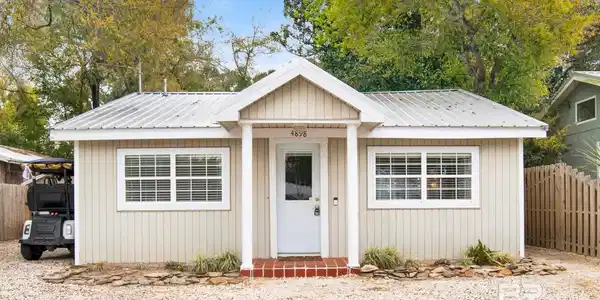 4898 Bay Circle