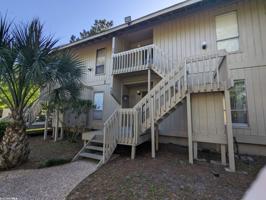 1061 Sea Cliff North