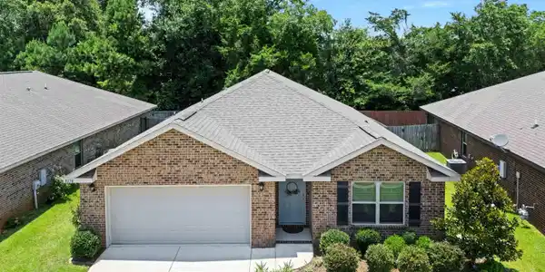 8238 Irwin Loop