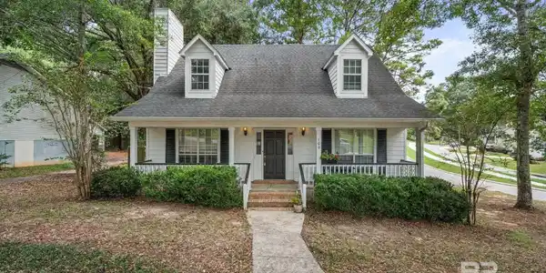 100 Montclair Loop