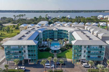 952 W Beach Boulevard