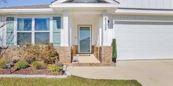 8102 Irwin Loop