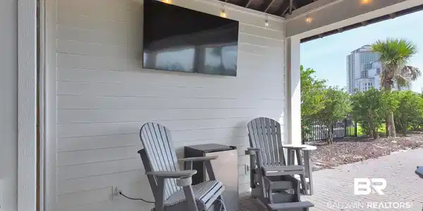 Image 4: View of patio