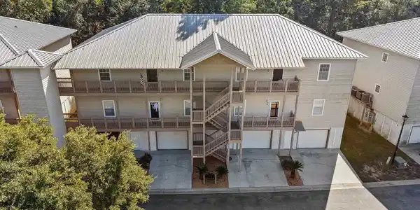 4 Yacht Club Drive