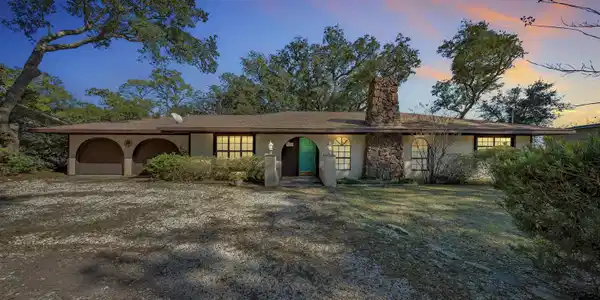 9462 Bay View Drive