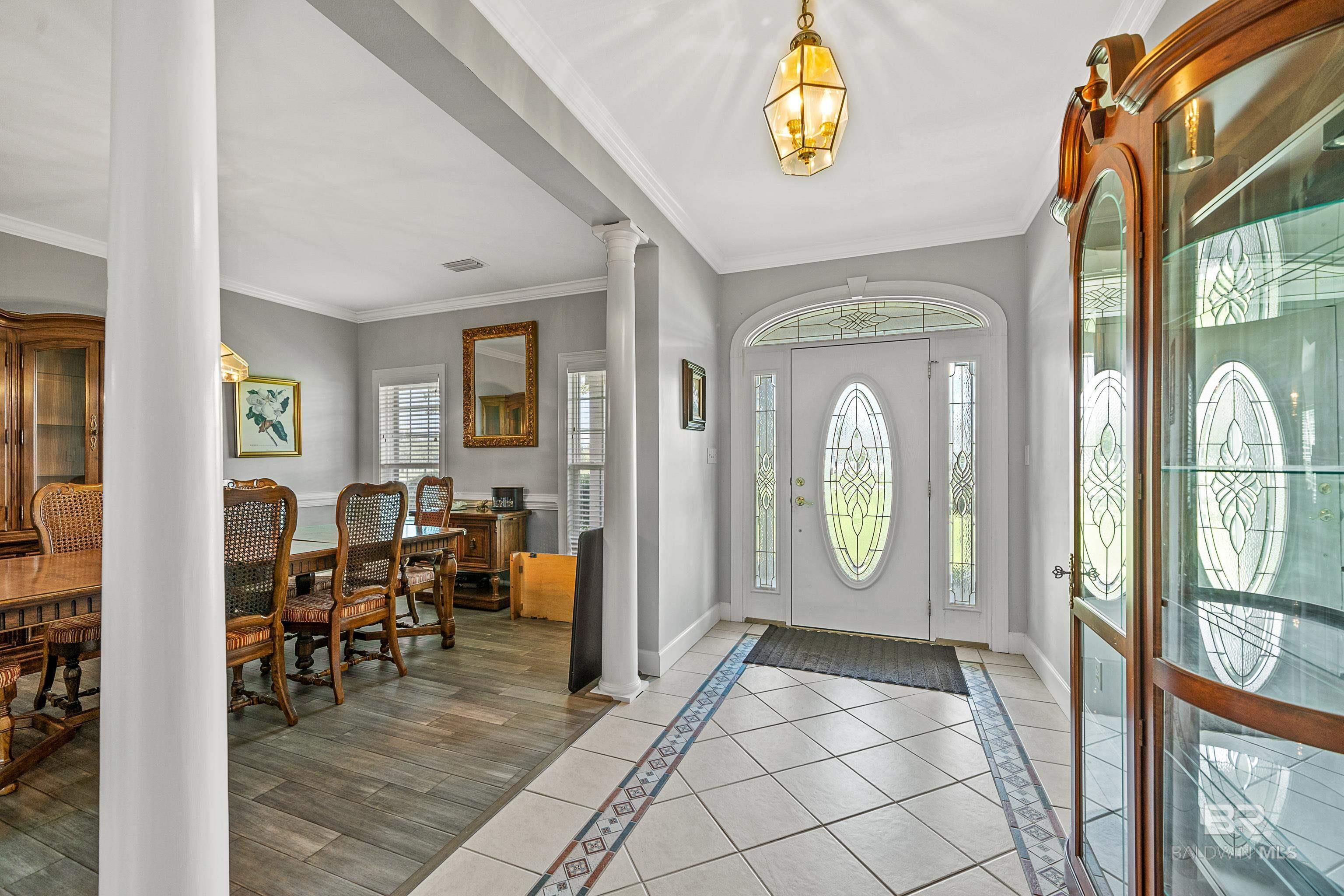 Image 4: Foyer to Dining