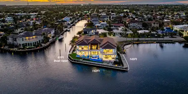 Image 2: 139-2934Northeast8thAvenue-BocaRaton-FL-