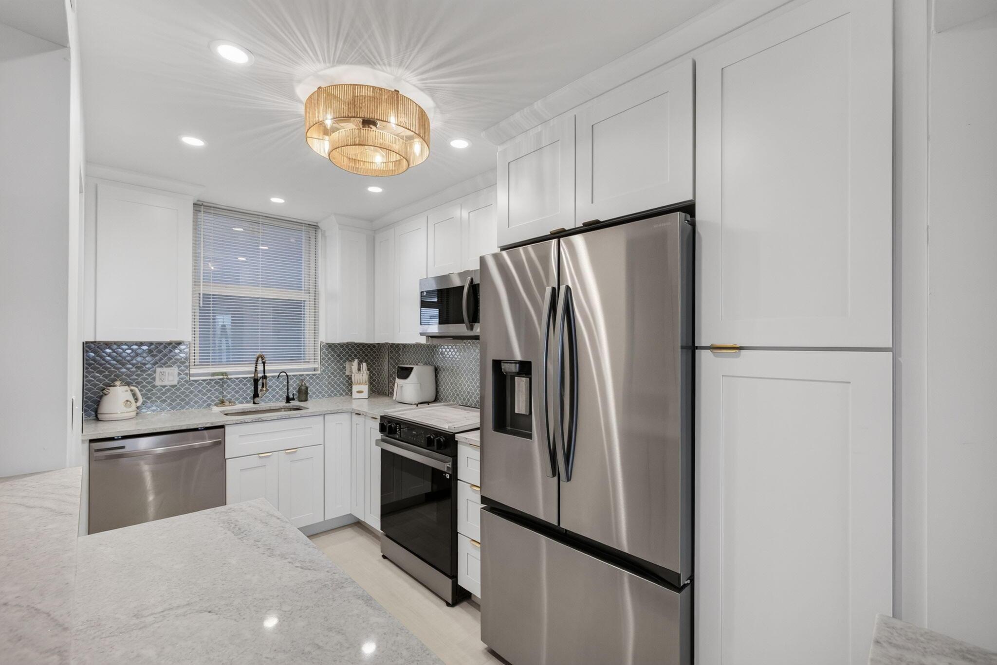 Image 2: Kitchen Photo #2