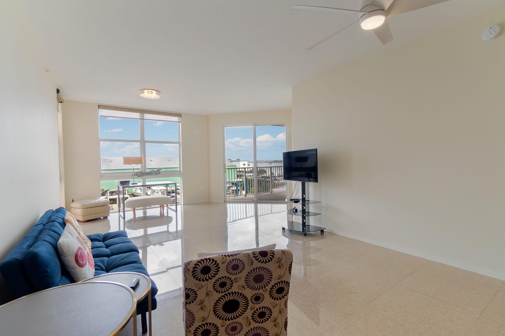 Image 3: Living Area